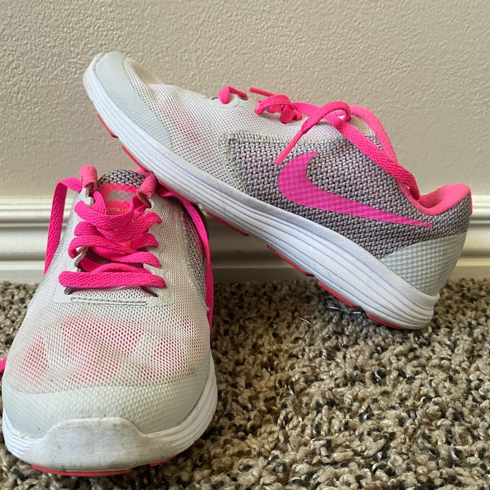 Nike Revolution 3